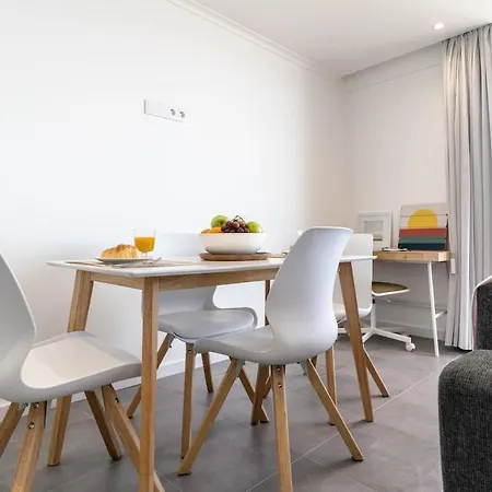 Modern With Ocean View & Terrace - Free Access To Pool And Tennis Courts! Apartment Portimao