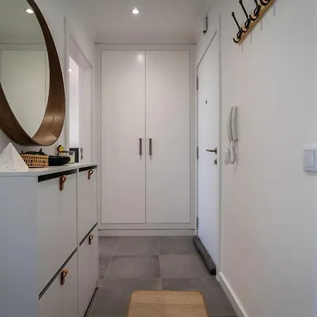 Modern With Ocean View & Terrace - Free Access To Pool And Tennis Courts! *