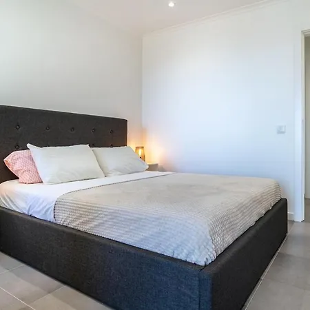 Apartmán Modern With Ocean View & Terrace - Free Access To Pool And Tennis Courts By Lisbeyond